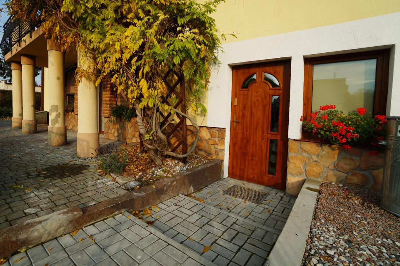 מאלבורק Pokoje I Apartamenty Pod Akacjami מראה חיצוני תמונה