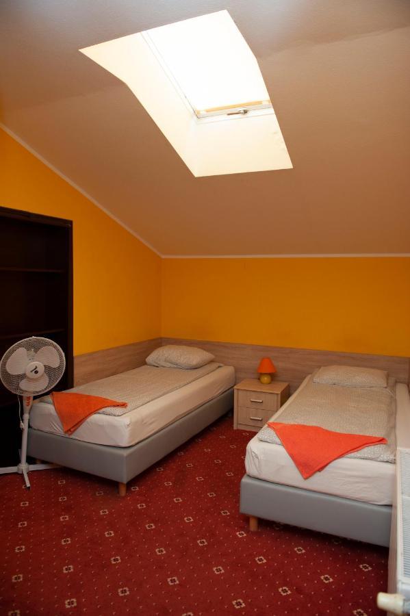 מאלבורק Pokoje I Apartamenty Pod Akacjami מראה חיצוני תמונה